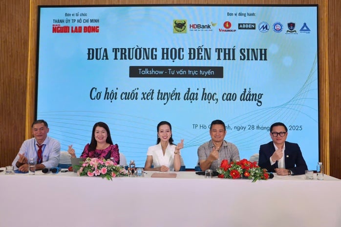 Cơ hội cuối vào ĐH-CĐ với lựa chọn thông minh - Ảnh 2.