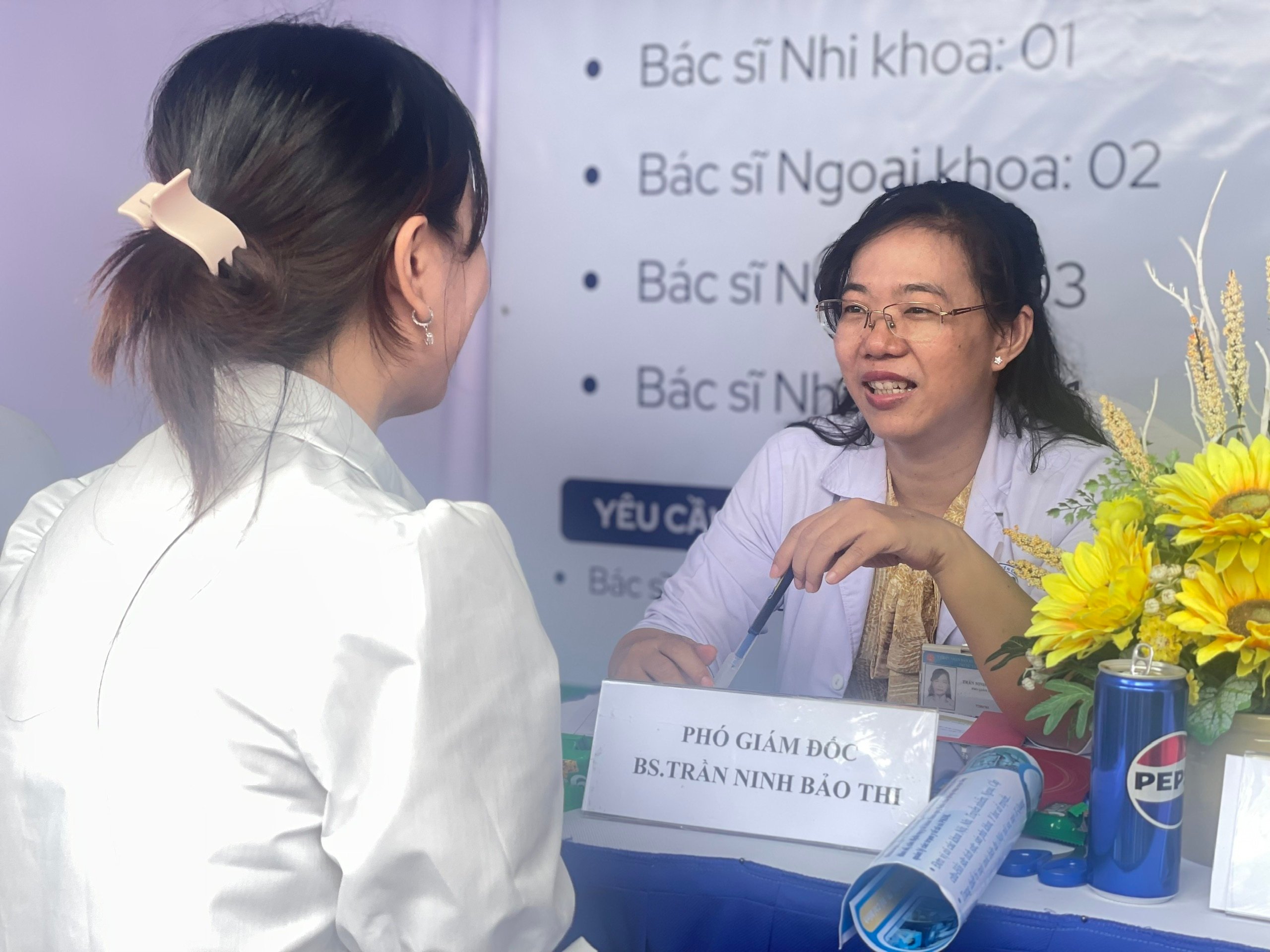TPHCM: Ưu đãi cho bác sĩ bỏ phố về quê, nhiều trung tâm y tế vẫn ế - 4