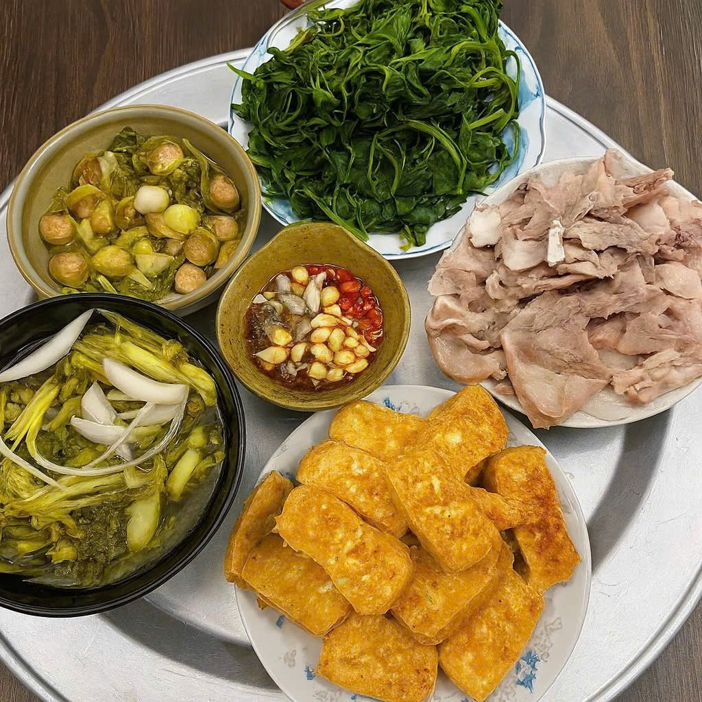 Mâm cơm gia đình - Ảnh 17.