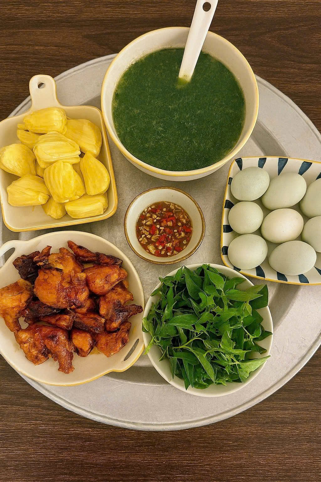 Mâm cơm gia đình - Ảnh 8.