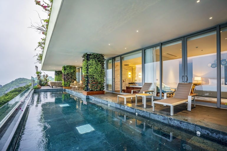 Flamingo Cát Bà: Điểm đến hấp dẫn cho du lịch biển đảo mùa đông - 3