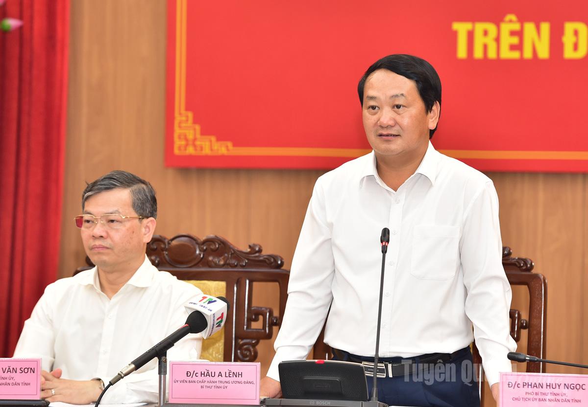 Bí thư Tỉnh ủy Hầu A Lềnh phát biểu chỉ đạo tại hội nghị.