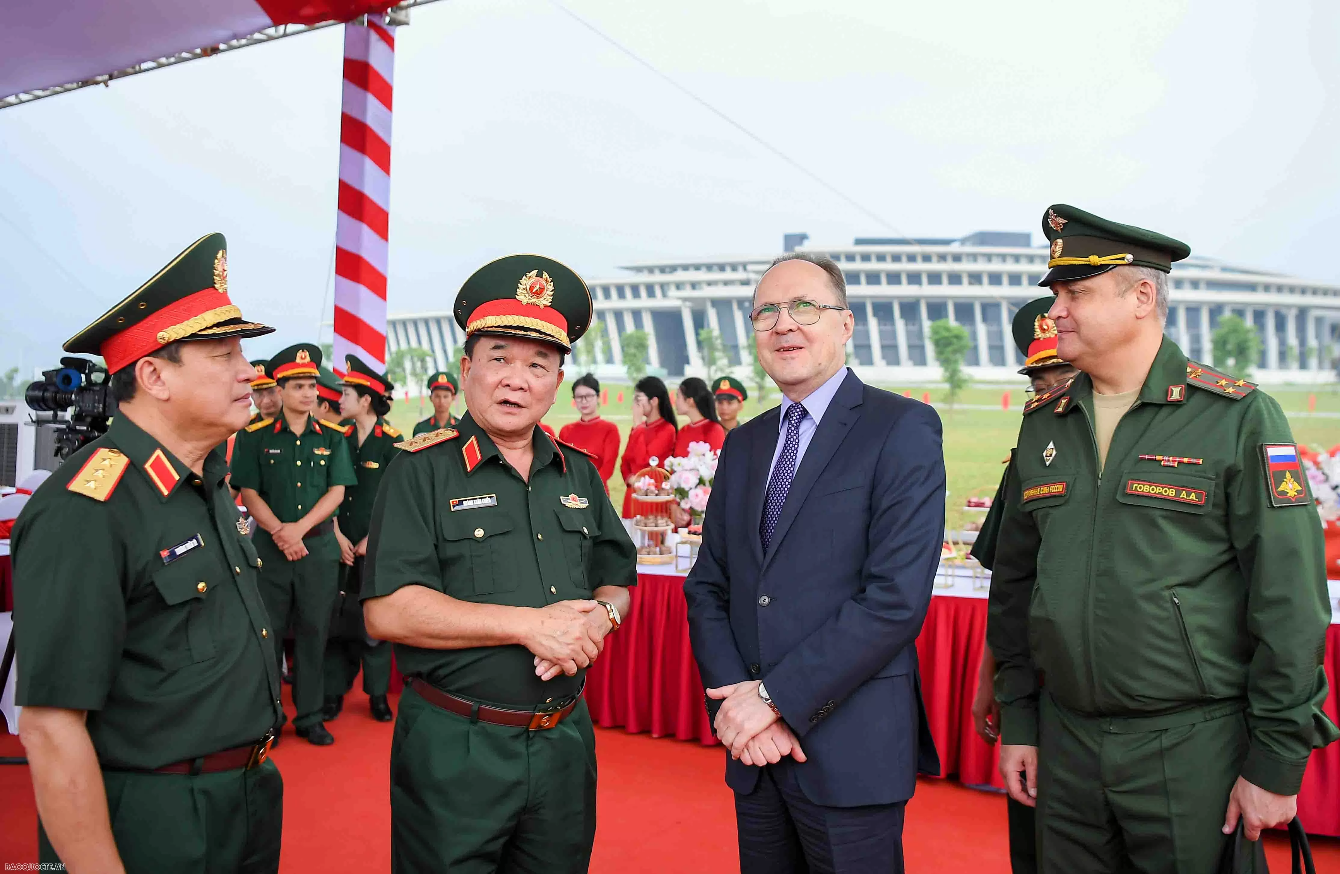 Việt Nam gắn biển tượng tri ân các chuyên gia quân sự Liên Xô, Cuba