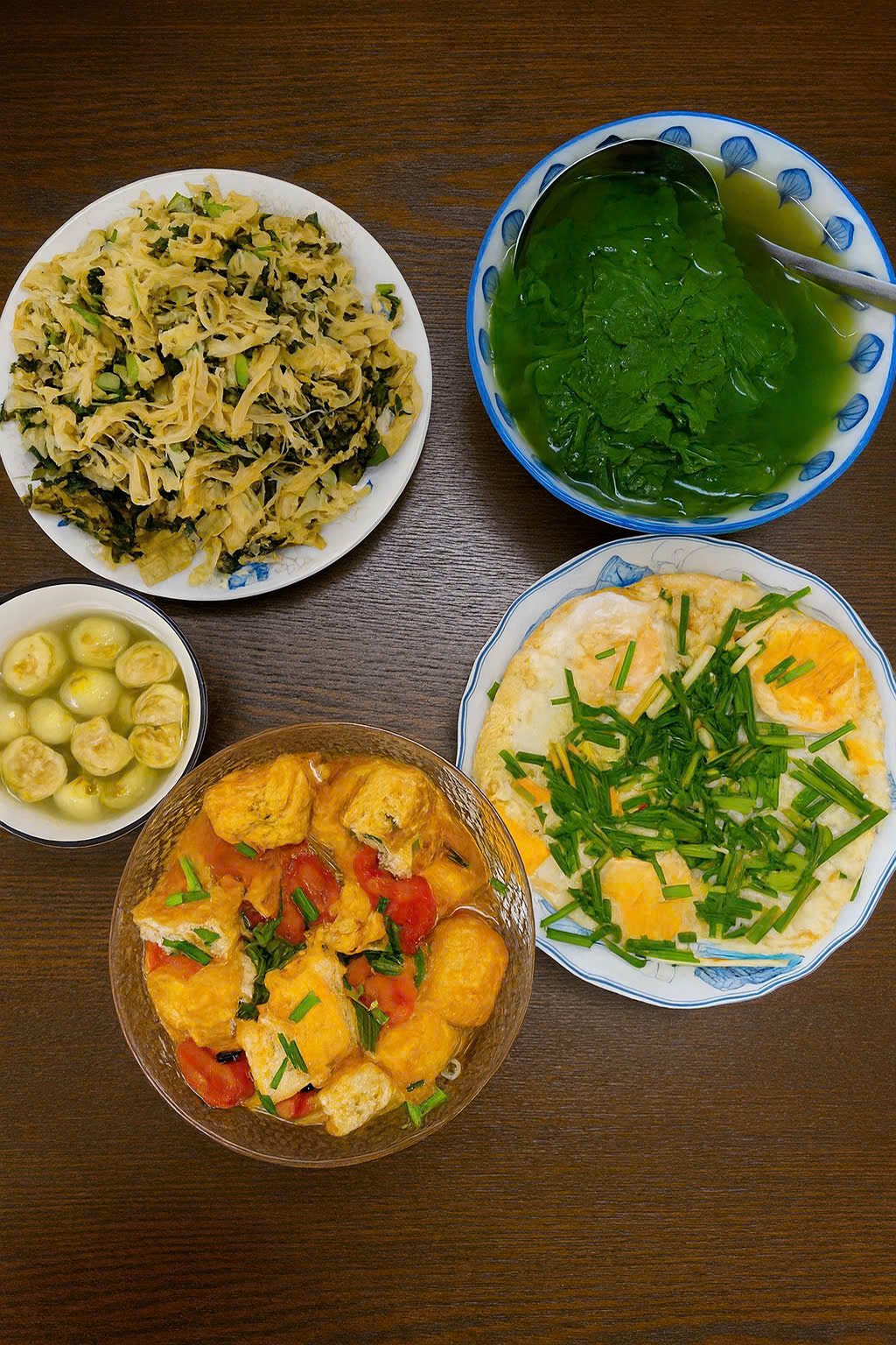Mâm cơm gia đình - Ảnh 31.