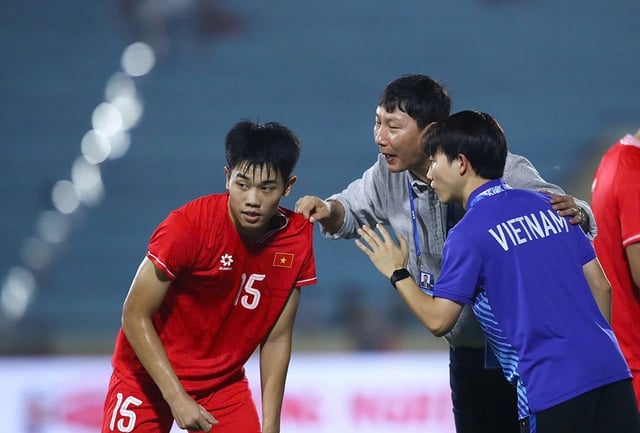 Các chân sút U.23 VN phải hay hơn lúc vô địch Đông Nam Á, thầy Kim muốn sân đông khán giả- Ảnh 1.