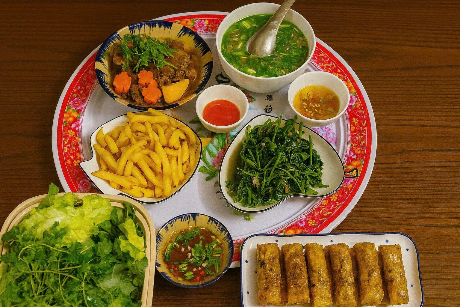 Mâm cơm gia đình - Ảnh 24.