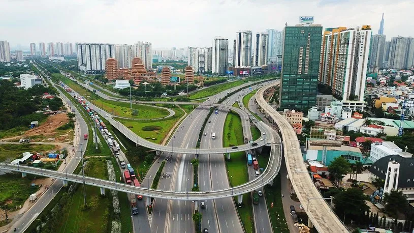 Hạ tầng giao thông được đầu tư, phát triển mạnh, góp phần thúc đẩy phát triển kinh tế - xã hội
