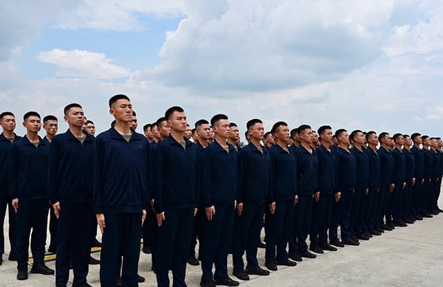 120 quân nhân Trung Quốc đến Việt Nam tham gia diễu binh Quốc khánh 2.9 - Ảnh 1.
