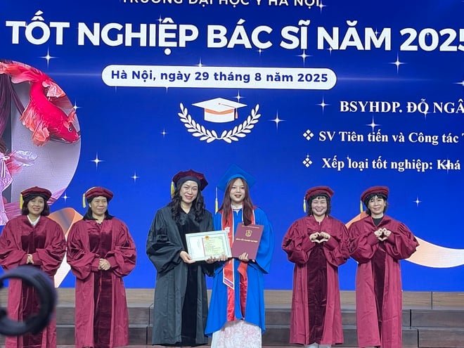 Gần 750 bác sĩ nhận bằng trong lễ tốt nghiệp 