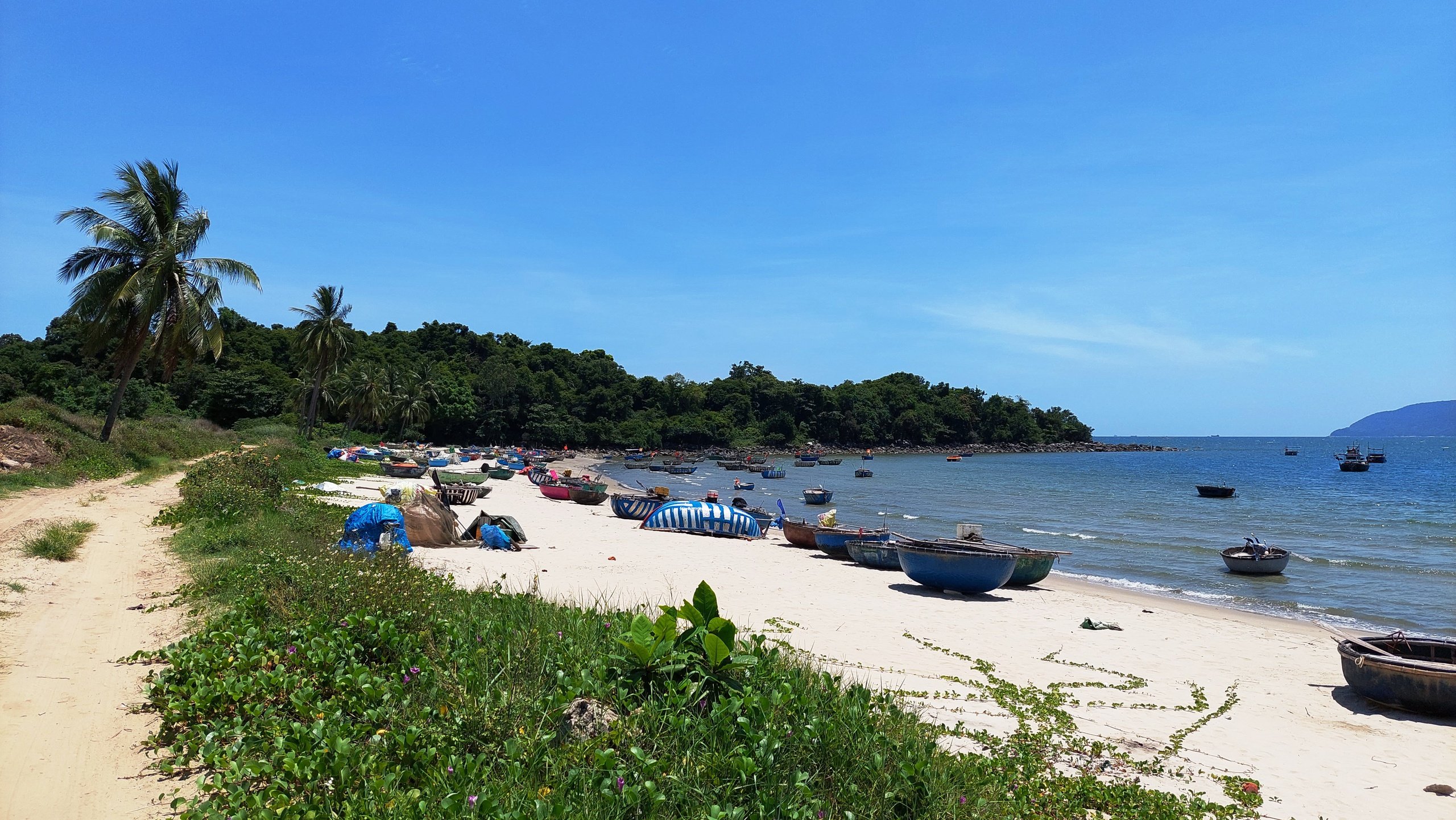 Những ngôi làng tuyệt đẹp ven biển: Nam Ô sông sau biển trước, núi kề một bên- Ảnh 12.