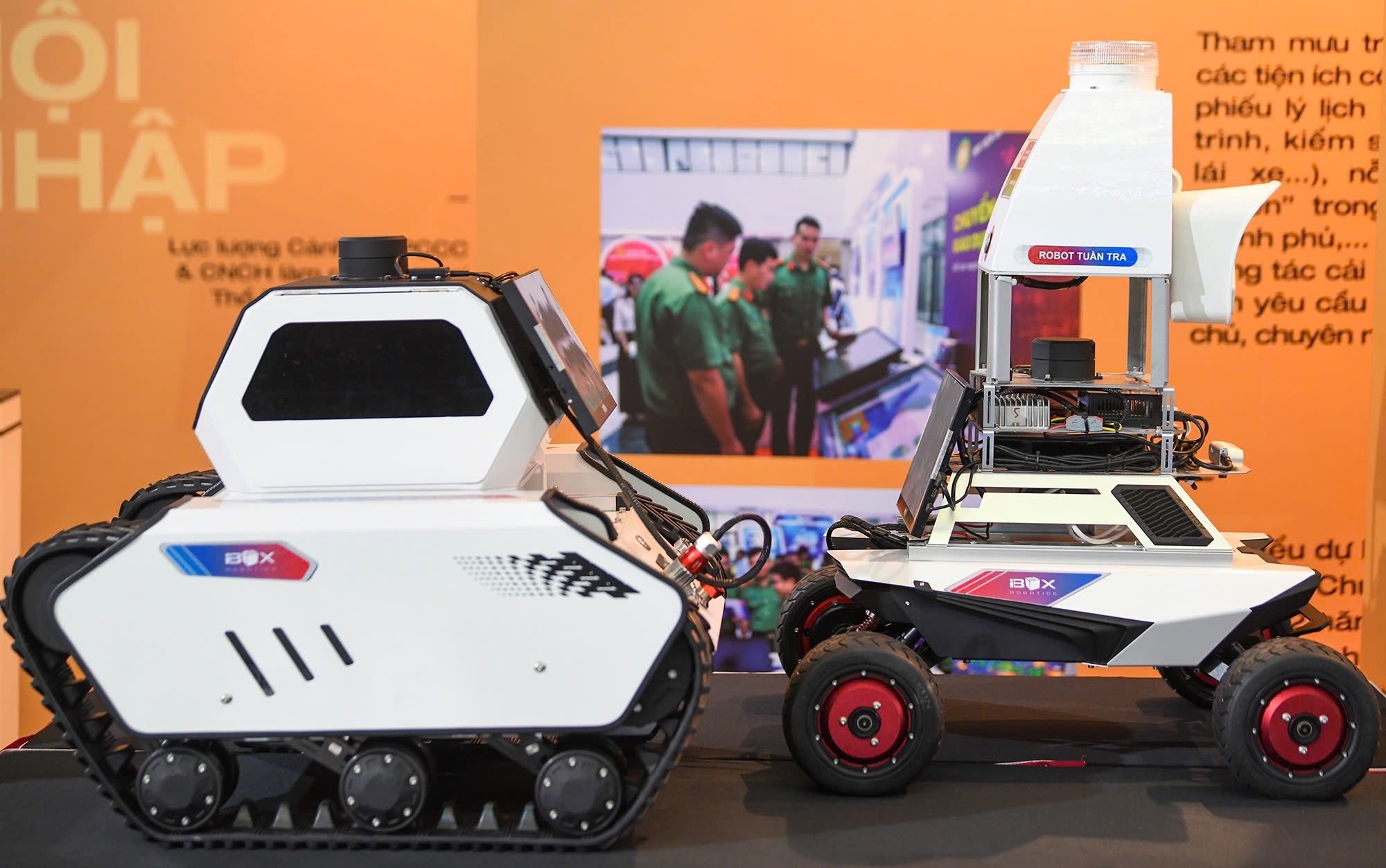 trien lam 2/9,  trien lam thanh tuu,  trien lam Quoc khanh,  robot VinMotion la gi anh 15