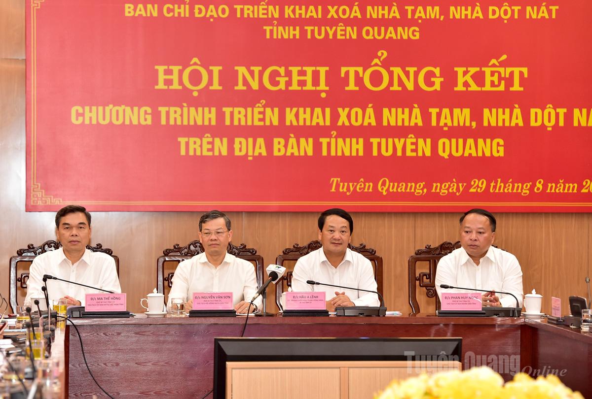 Các đồng chí Thường trực Tỉnh ủy dự hội nghị.