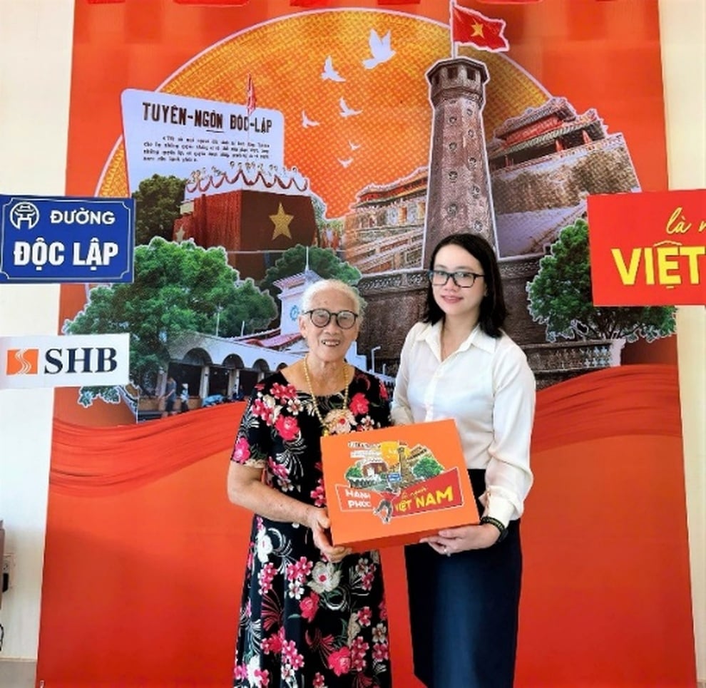 Thông điệp ý nghĩa ấn sau món quà tri ân dịp 2/9 cho khách hàng của SHB - 3
