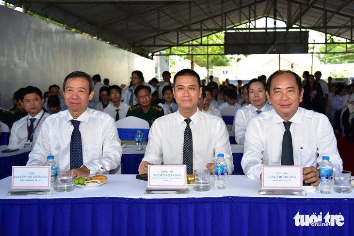 bác sĩ - Ảnh 2.
