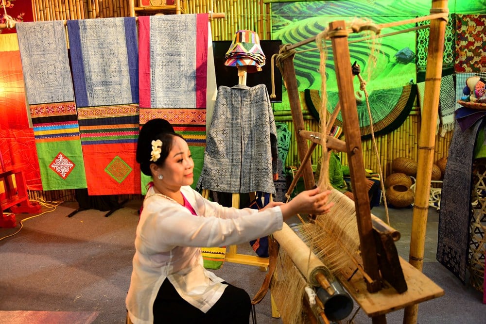 ឧស្សាហកម្មវប្បធម៍ភ្លឺនៅក្នុងពិព័រណ៍សមិទ្ធិផលជាតិ - រូបភាពនៃ 80 ឆ្នាំនៃការច្នៃប្រឌិតនិងការច្នៃប្រឌិត - រូបថត 12
