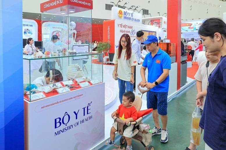 Exhibition booth of the Ministry of Health - Photo: VGP/Nhat Bac