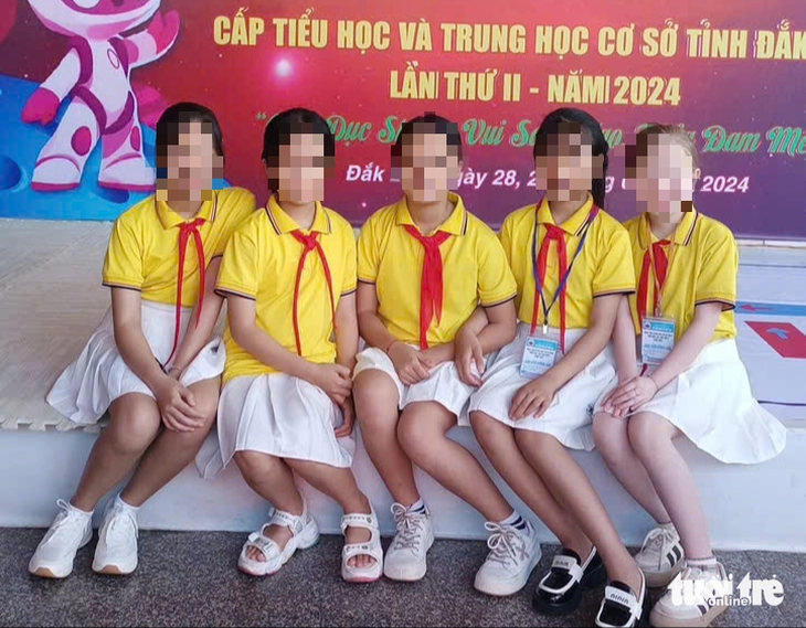Nhiều trường học có đồng phục 'rườm rà', lãnh đạo Sở Giáo dục và Đào tạo nói gì?- Ảnh 2.