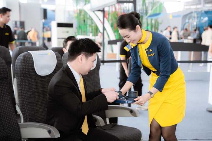 Dấu ấn Vietravel Airlines tại Triển lãm thành tựu Đất nước: Khẳng định khát vọng cất cánh từ vùng trời quốc gia- Ảnh 2.