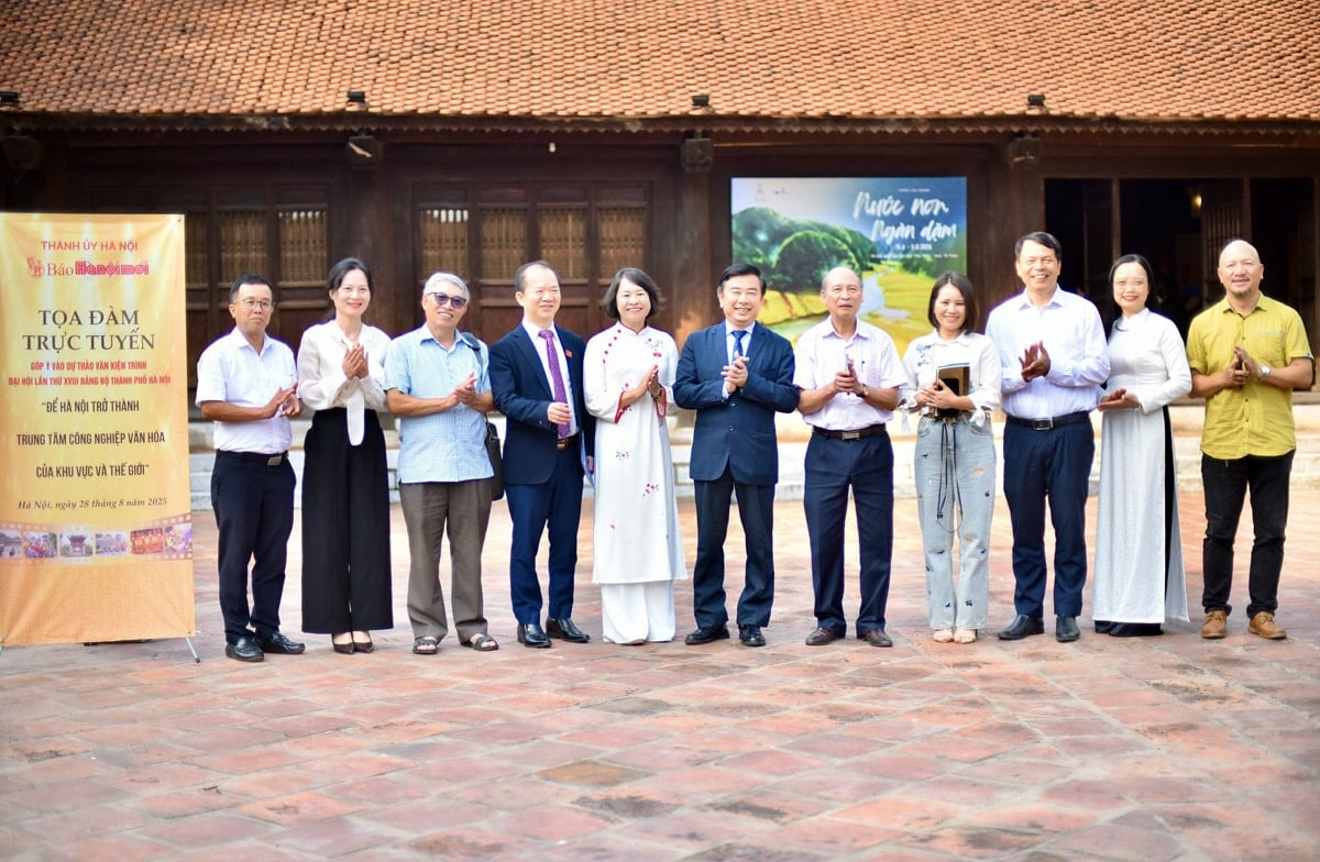 គណៈប្រតិភូទៅទស្សនាទំនប់ទឹក ដើម្បីធ្វើឲ្យទីក្រុងហាណូយក្លាយជាមជ្ឈមណ្ឌលឧស្សាហកម្ម និងវប្បធម៌នៃតំបន់ និងពិភពលោក។-Anh-Phan-Anh.jpg