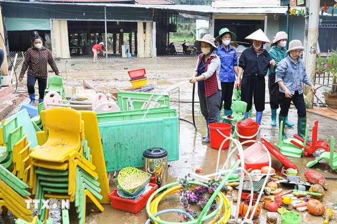 នាយក​រដ្ឋមន្ត្រី៖ កុំ​ទុក​ឲ្យ​សិស្ស​ខ្វះ​សាលា ឬ​ប្រជាពលរដ្ឋ​ខ្វះ​សេវា​ព្យាបាល​ដោយសារ​គ្រោះ​ធម្មជាតិ