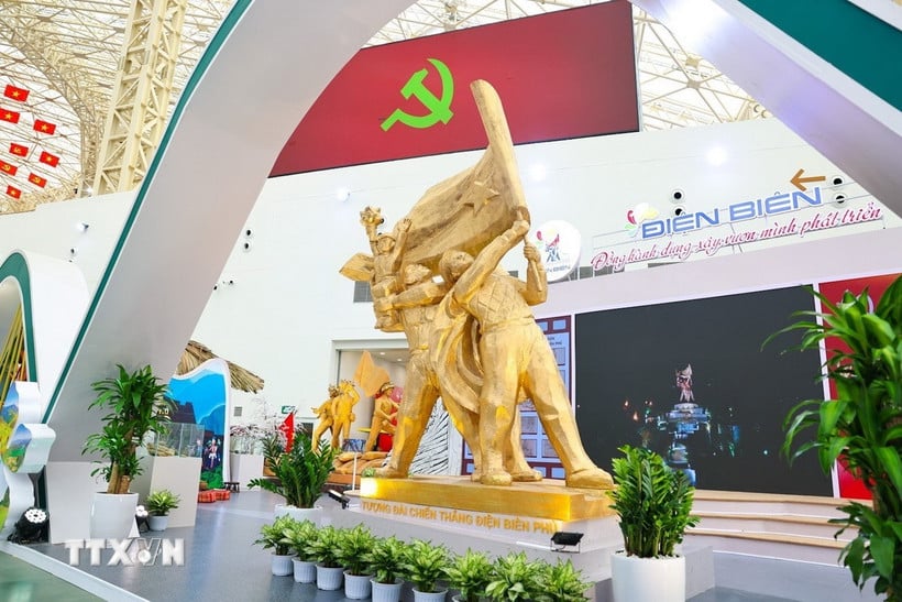 ស្តង់របស់ខេត្ត Dien Bien ក្នុងពិព័រណ៍សមិទ្ធិផលជាតិ “៨០ឆ្នាំនៃដំណើរឯករាជ្យ-សេរីភាព-សុភមង្គល”។ (រូបថត៖ Thanh Tung/VNA)