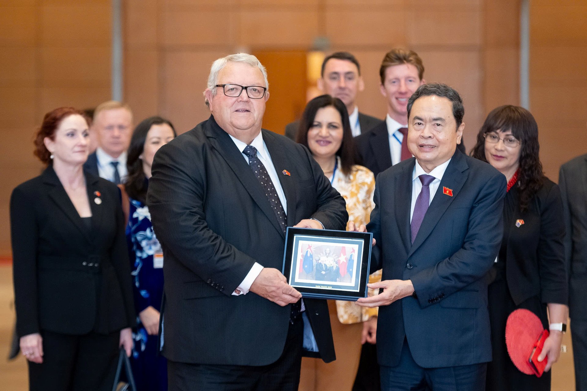 Gerry Brownlee Tran Thanh Man 18.jpg