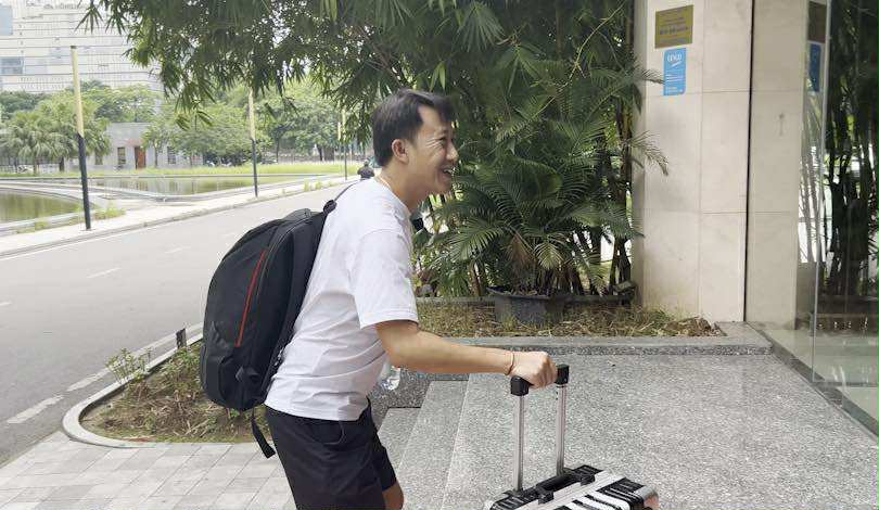 Đội tuyển Việt Nam hội quân, Cao Pendant Quang Vinh và Châu Ngọc Quang rất phong cách!- Ảnh 1.