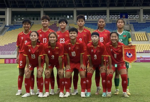 Bóng đá Việt Nam thêm một lần khiến Indonesia ‘rơi lệ' ngay tại xứ vạn đảo: Chiến công của U.16 nữ- Ảnh 1.