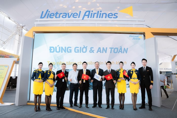 Dấu ấn Vietravel Airlines tại Triển lãm thành tựu Đất nước: Khẳng định khát vọng cất cánh từ vùng trời quốc gia- Ảnh 1.