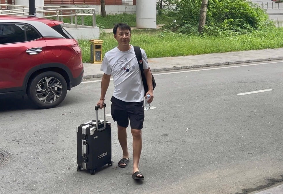 Đội tuyển Việt Nam hội quân, Cao Pendant Quang Vinh và Châu Ngọc Quang rất phong cách!- Ảnh 2.