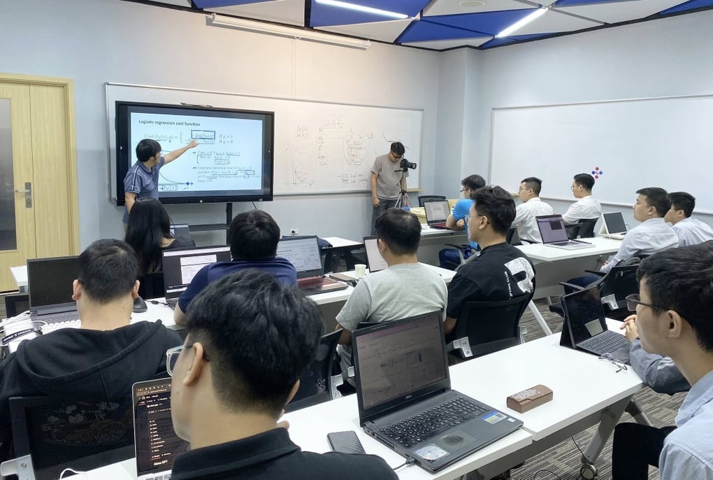 Giáo dục AI: Chìa khóa để không bị tụt lại trong cuộc cách mạng trí tuệ nhân tạo - 1