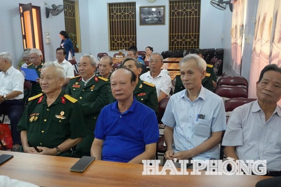គ