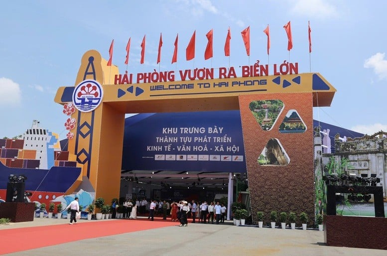 Outdoor exhibition booth of Hai Phong city - Photo: VGP