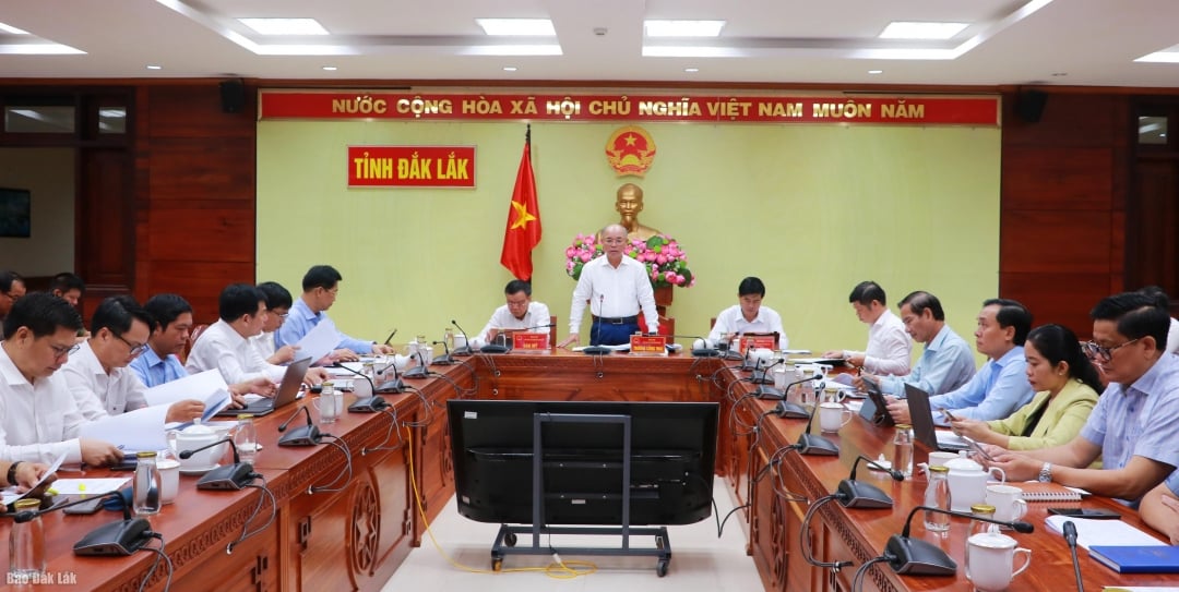 ឈុតការងារ។