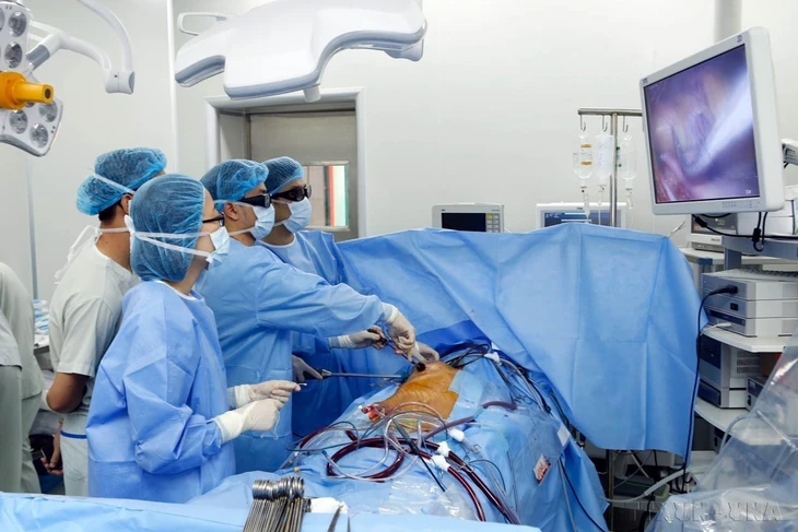 Việt Nam đào tạo y khoa không giống ai và làm gì để thay đổi? - Ảnh 1.