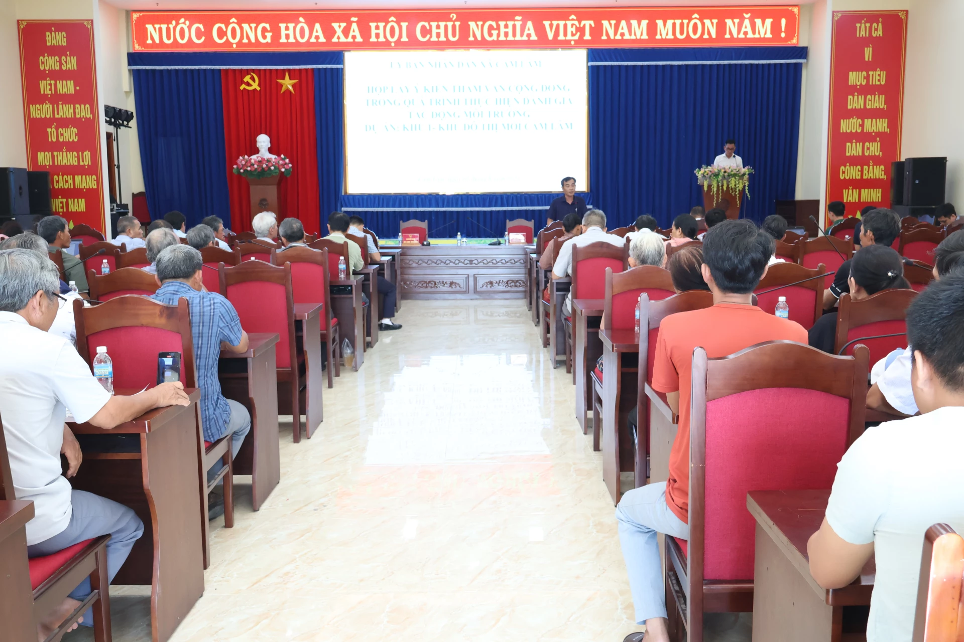 UBND xã Cam Lâm lấy ý kiến tham vấn cộng đồng về dự án Khu 1- Khu đô thị mới Cam Lâm.
