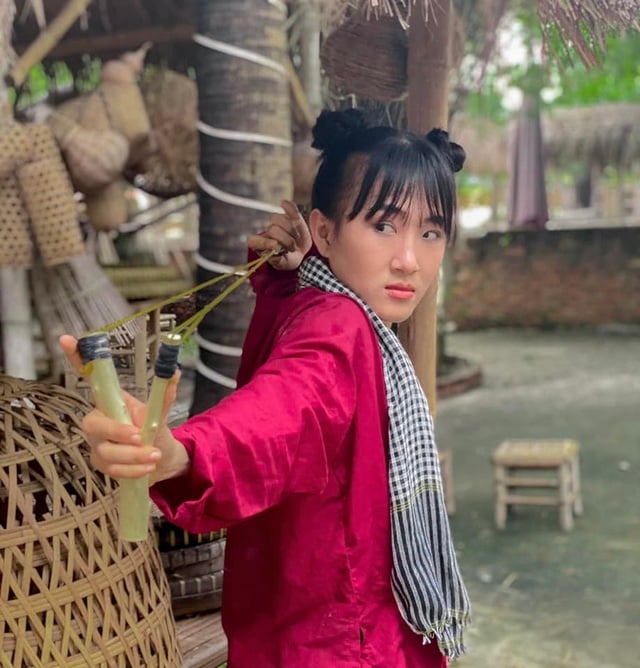 Bóng hồng phim hành động: Bầm tím người, lật cổ chân cũng… bình thường- Ảnh 1.