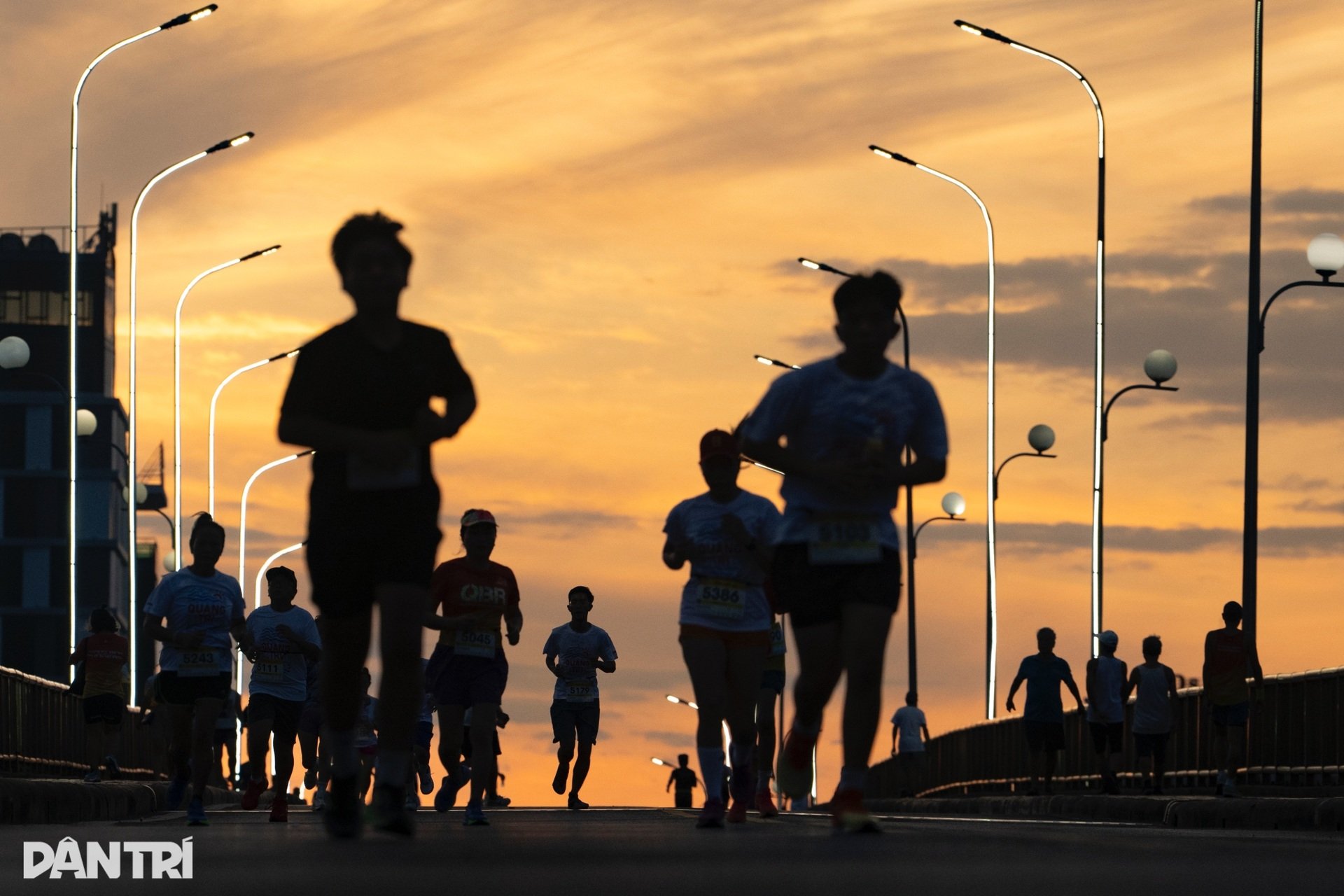 Những bước chạy trên cung đường rực rỡ của Quảng Trị International Marathon - 16