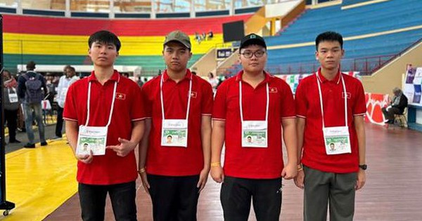 សិស្ស 4/4 ឈ្នះមេដាយ វៀតណាមជាប់ចំណាត់ថ្នាក់កំពូល 8 នៅអូឡាំពិកអន្តរជាតិឆ្នាំ 2025 ផ្នែកព័ត៌មានវិទ្យា