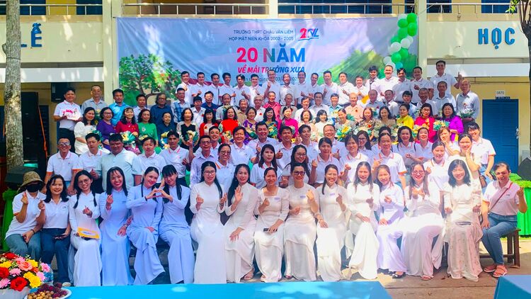 អតីត​សិស្ស​វិទ្យាល័យ​ចូវវ៉ាន់លឹម​បាន​ប្រមូល​ផ្តុំ​គ្នា​អបអរ​ខួប​២០​ឆ្នាំ​នៃ​ការ​បញ្ចប់​ការ​សិក្សា
