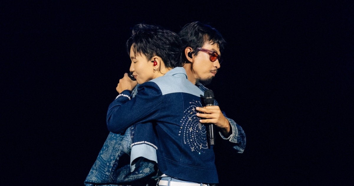 Hoàng Dũng lần đầu kết hợp cùng Đen, tương tác gây sốt tại concert