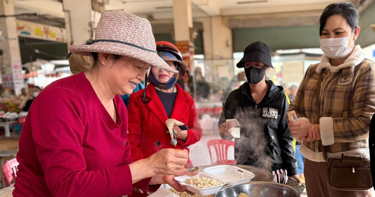 Bữa sáng ấm lòng ở chợ Phù Đổng