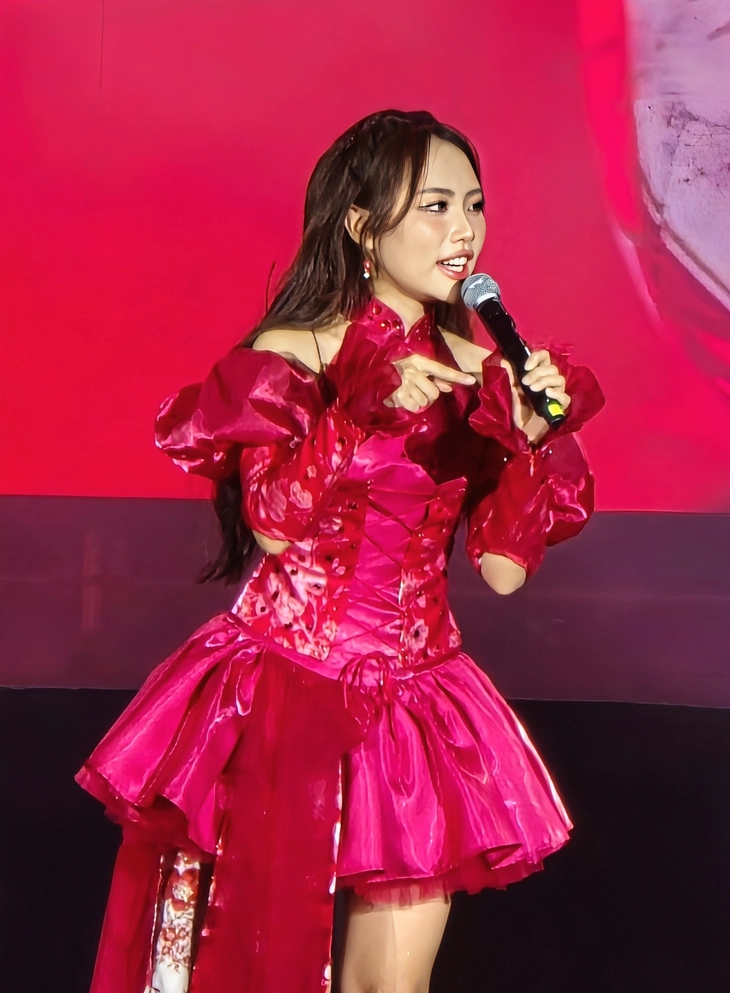 Phương Mỹ Chi - Ảnh 2.