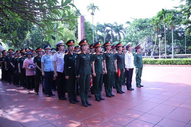 Các lực lượng tham gia diễu binh, diễu hành tham quan, học tập lịch sử tại Khu Di tích Chủ tịch Hồ Chí Minh tại Phủ Chủ tịch. - Ảnh 1.