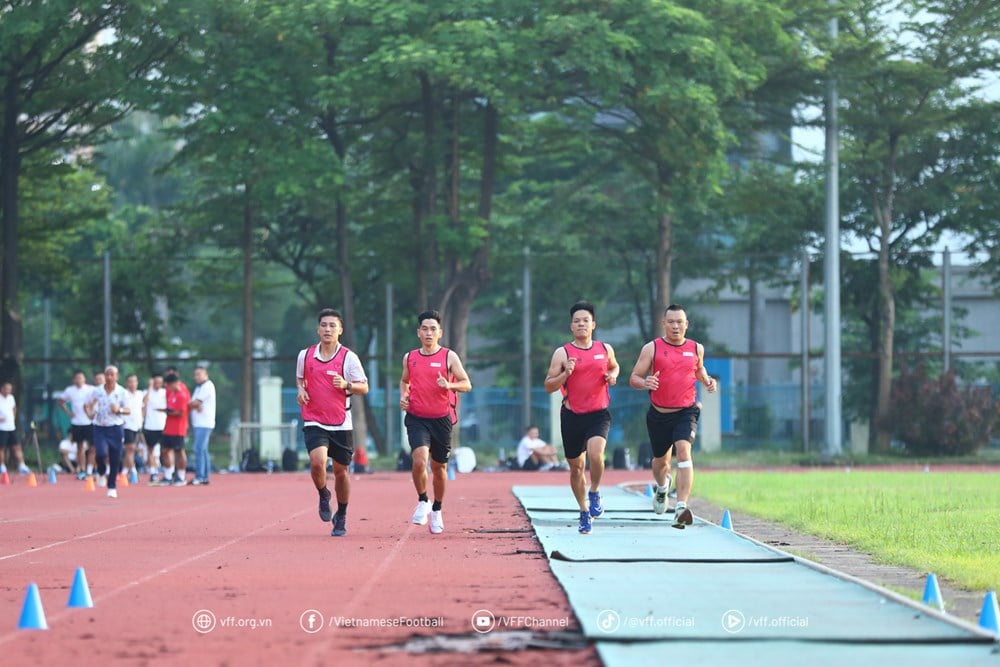 55 V.League referees pass fitness test for 2025/26 season - photo 2