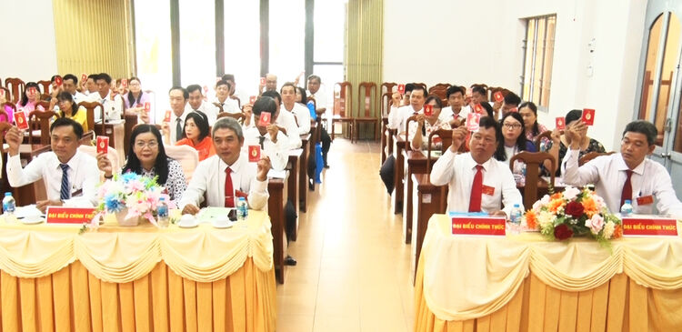 การประชุมใหญ่พรรคของคณะกรรมการประชาชนตำบลมีหว่าหุ่ง วาระ 2568 - 2573