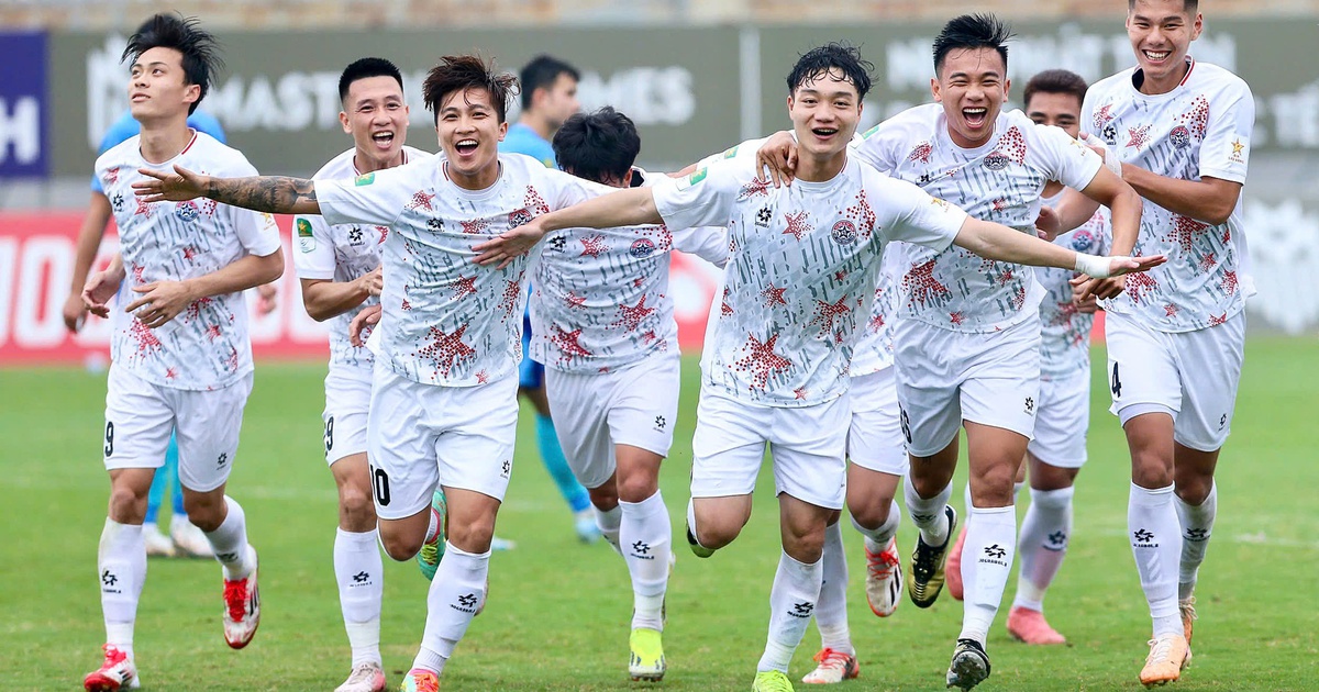 PVF-CAND cứu V-League một bàn thua trông thấy