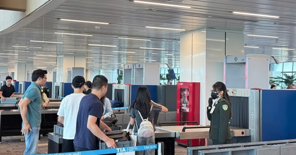 Tốn vài phút cởi giày, thắt lưng, nhưng thiệt hại lớn kinh tế