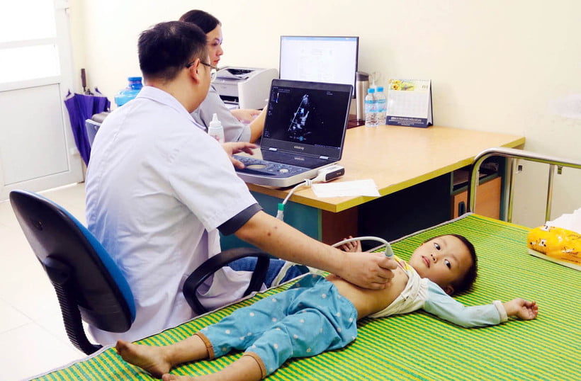 Doctors screen children for heart disease at Ha Giang General Hospital.