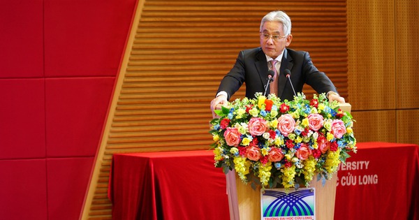 Trường ĐH Cửu Long tổ chức hội nghị triển khai nghị quyết quan trọng của Bộ Chính trị